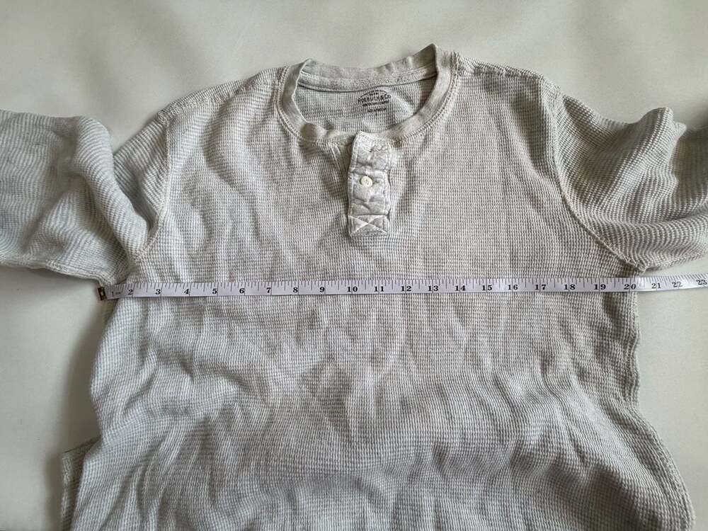 Roebuck & Co Boys Gray Thermal Waffle Henley Long Sleeve - Picture 3 of 5